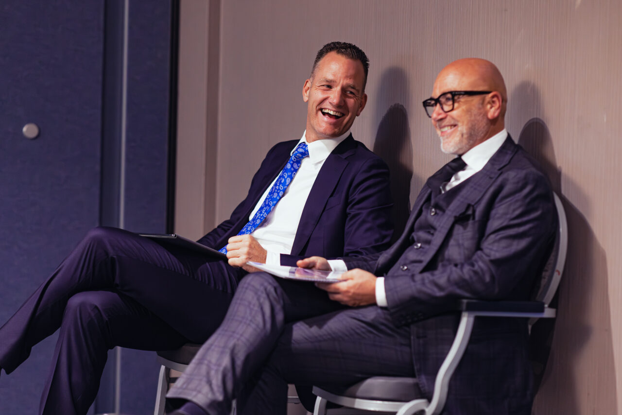 Tom Saeys Coach van Straight-Line Leadership en Marijn Jansen Straight-Line consultant op de leadership livedag